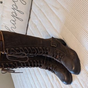 Rockport high boots 8.5 MAKE OFFER WILL CONSIDER